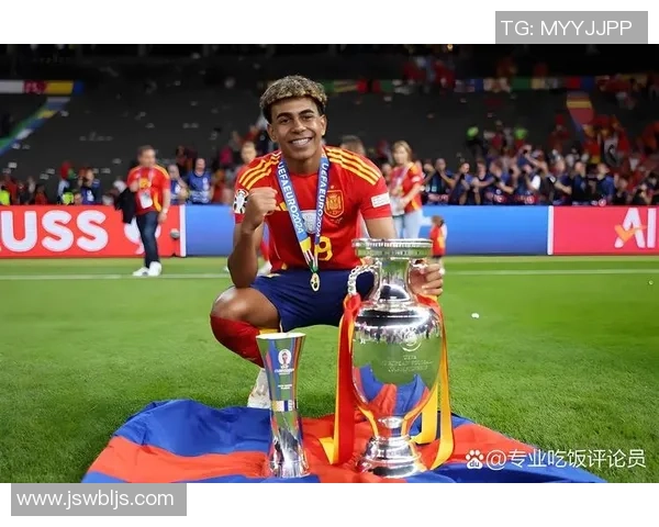 名字中带拉的足球球星盘点及其辉煌成就解析